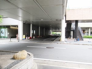 大阪モノレール下駐輪場