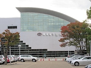 千里体育館駐車場
