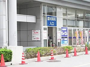 LABI駐輪場入口