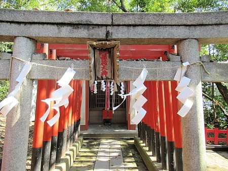 稲荷神社もあります