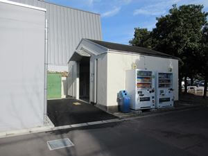 公園トイレ入り口