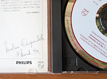 サインが入った中古CD