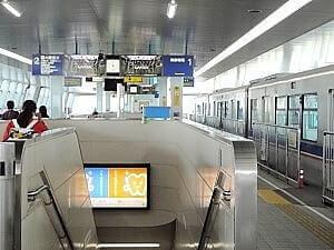 門真市駅ホーム