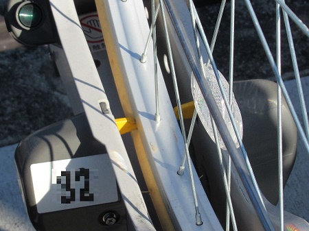 きっちり溝に入れないと大変です