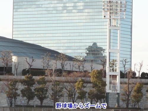 ビルに写る大阪城3/3