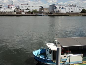 木津川を渡る落合下渡船